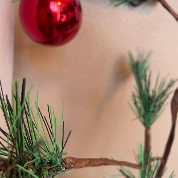 Peanuts 24 inch Christmas Tree Linus Blanket - Picture 4 of 10